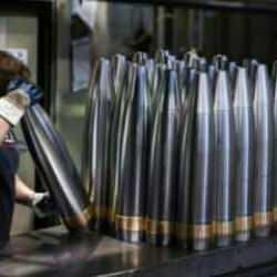 Rotasını savunmaya çevirdi! Dünyaca ünlü iki otomobil devi silah üretecek!