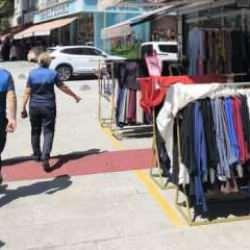 Sultangazi&rsquo;de zabıtadan kaldırım işgallerine karşı denetim