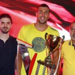 Tahkim Kurulu'ndan karar! 2023'teki kupa Galatasaray'dan alındı Fenerbahçe'ye verildi