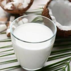 Tropik Lezzet Artık Evde: Hindistancevizi Sütü Yapımı