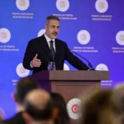 DEM Partililer Hakan Fidan’a bu kadar çok hücum etmekle büyük hata ediyor