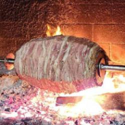 Ateşin &uuml;zerinde pişen asırlık lezzet: Erzurum cağ kebabı