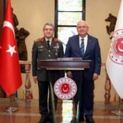 Bakan G&uuml;ler, Orgeneral Bayraktaroğlu'nu kabul etti