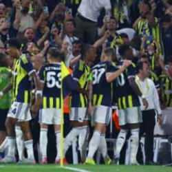Benfica maçı öncesi Fenerbahçe'nin UEFA kadrosunda değişiklik