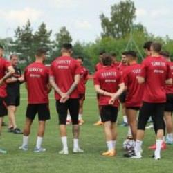 Beşiktaş milli yıldızı renklerine bağladı: 4 yıllık sözleşme yapıldı