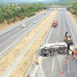 Bolu Dağı'nda İstanbul yönünü ulaşıma kapatan kaza! 