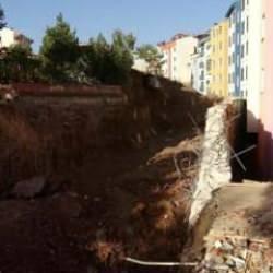 Erzurum&rsquo;da heyelan: 70 daire tahliye edildi