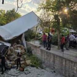 Korkunç kaza! Freni boşalan kamyon 10 araca çarptı