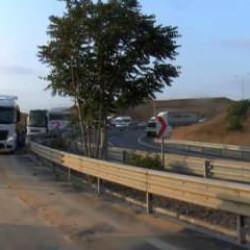 İstanbul'da feci kaza! Yolcu otobüsü devrildi: 3 ölü, 20 yaralı