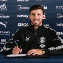 Manchester City'de Ruben Dias 4 yıllık imzayı