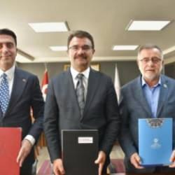 MEB, YTB ve TDV arasında "Uluslararası Anadolu İmam Hatip Liseleri İş Birliği" Protokolü