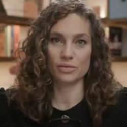 Nevşin Meng&uuml;'n&uuml;n Next Sosyal i&ccedil;in s&ouml;zleri tepki topladı: Kendin &ccedil;al, kendin oyna