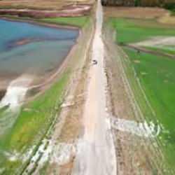 Şoke eden görüntü! Sular çekilince karayolu ortaya çıktı