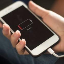 Telefonu b&ouml;yle şarj etmenin faturası pahalıya patlayabilir! Yeni tuzak...