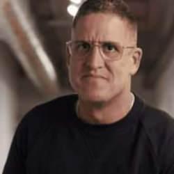 Ünlü iş insanı Yunanistan'da kaza geçirdi! Durumu ağır