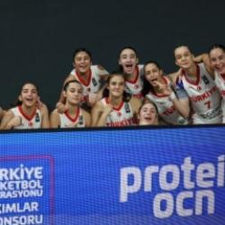 16 Yaş Altı Kız Milli Basketbol Takımı, yarı finale yükseldi