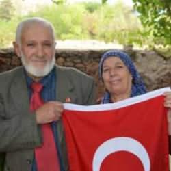 Atat&uuml;rk'e benzeyen sesi ile tanınan emekli postacı, Onuncu Yıl Nutku'nu okudu