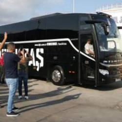 Beşiktaş taraftarından Sergen Yalçın'a sürpriz: Görünce yüzü güldü