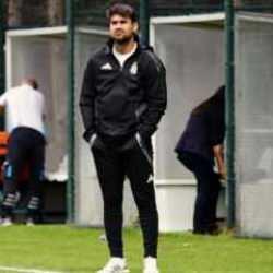 Beşiktaş'ta Veli Kavlak sürprizi! Pazar günü takımın başında olabilir