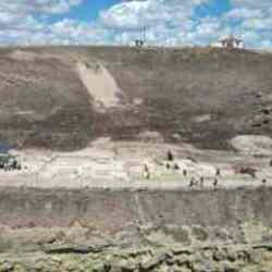 Binlerce yıllık kazı: Bir ilimizde tarihi tiyatro g&uuml;n y&uuml;z&uuml;ne &ccedil;ıkarılıyor!