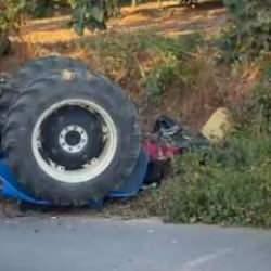 Bursa'da devrilen traktörün altında kalan sürücü öldü