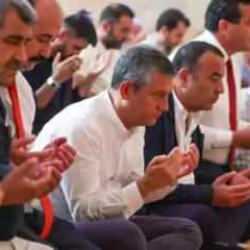 CHP’lilerin namazla imtihanı!