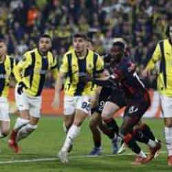 Dünyaca ünlü kulüp milli yıldızın peşine düştü: Fenerbahçe kapıları kapattı