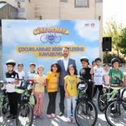 Güle Oynaya Camiye Gel Projesi, çocukların yüzünü güldürüyor 