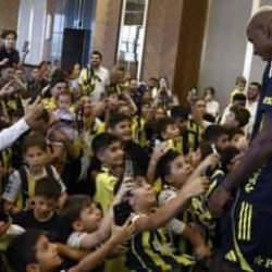 Fenerbahçeli futbolcular, Ankara'da çocuklarla buluştu
