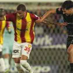 Konyaspor İzmir’de 1 puanı 85’te kurtardı
