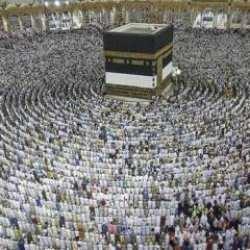 Hac ön kayıt ve kayıt yenileme işlemleri devam ediyor