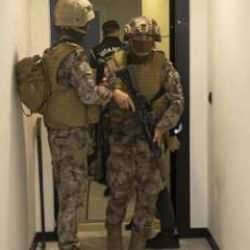 İstanbul’da 10 ilçede suç çetelerine eş zamanlı operasyon düzenlendi: 29 şüpheli yakalandı