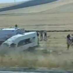 Malazgirt yolunda kaza: 1'i ağır 10 kişi yaralandı