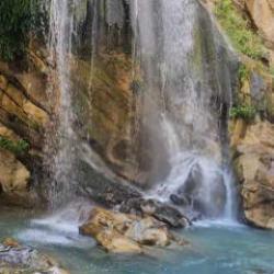 T&uuml;rkiye&rsquo;nin en u&ccedil; noktasında bir cennet: Kaval Şelalesi