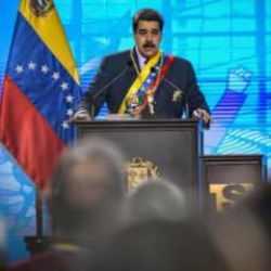 Maduro'dan savaş resti: Kimse dokunmaya kalkışmasın! 15 bin asker kararı