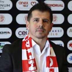 A Milli Takım'ın yıldızlarından Emre Belözoğlu'na büyük sürpriz! 