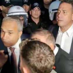 Ali Mahir Başarır'dan skandal hareket: Polis memurunu kolundan çekip, bağırdı!