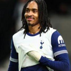 Avrupa'da tarihi an! Sahaya çıkan ilk Müslüman futbolcu olacak