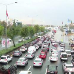 Sağanak yağış birçok kenti vurdu! Yolları ve evleri su bastı