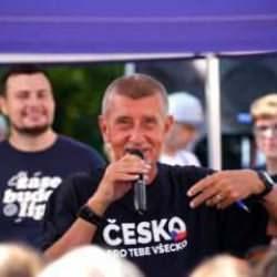 Eski Başbakana mitingde korkunç saldırı! Hastaneye kaldırıldı!