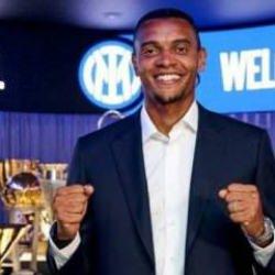 Galatasaray'ın da istediği Akanji'den son dakika imza!