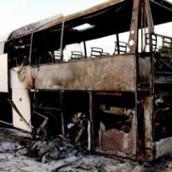 Gaziantep’te seyir halindeyken yanan yolcu otobüsü küle döndü