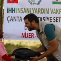  İHH'den "Bir Kırtasiye Bin Mutluluk" projesiyle öğrencilere kırtasiye malzemesi desteği 