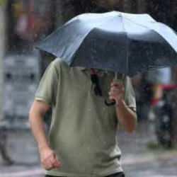 İstanbullular dikkat! Meteoroloji saat vererek uyardı: Sağanak geliyor