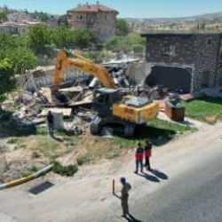 Kapadokya&rsquo;da ka&ccedil;ak yapıya ge&ccedil;it yok