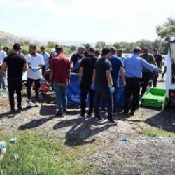 Kızılırmak'a d&uuml;şen arkadaşını kurtarmak isterken birlikte boğuldular