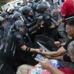 Komşuda b&uuml;y&uuml;k kaos: &Uuml;lkenin Enerji Bakanı "200 yıllık k&acirc;rı T&uuml;rkiye alacak" dedi!