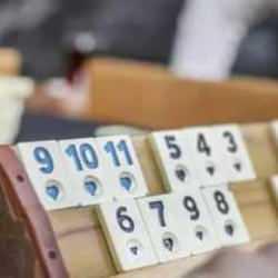 Okey taşlarına dokunan kişinin namazı kabul olur mu?