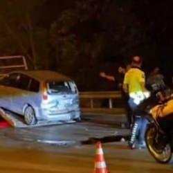 Otomobil bariyere çarptı: 1 ölü, 3 yaralı