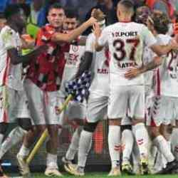 Süper Lig ekibinin 2 yıldızına milli davet!